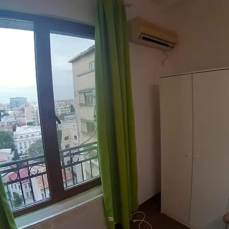 Romantic Calm Piata Universitate Bucarest