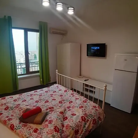 Romantic Calm Piata Universitate *