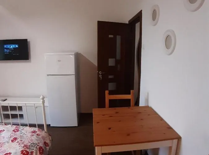 Romantic Calm Piata Universitate