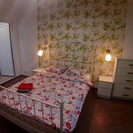 Romantic Calm Piata Universitate Apartment